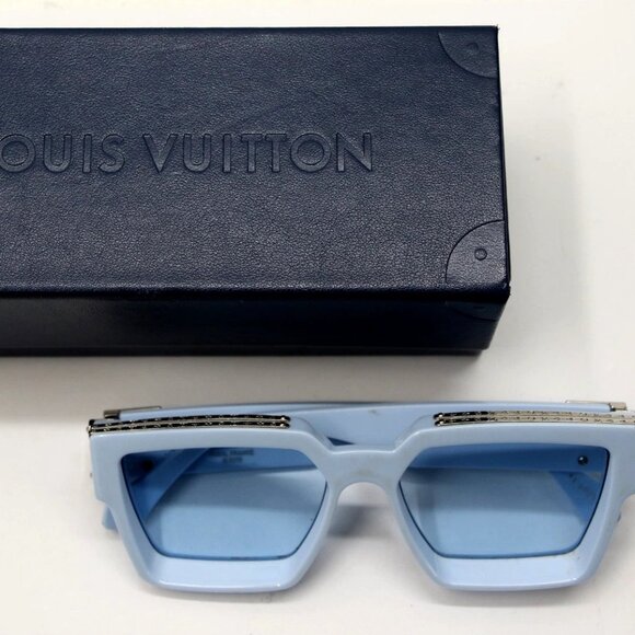 Louis Vuitton Z1327 91W 55/17/145 Sunglasses - Pale Blue